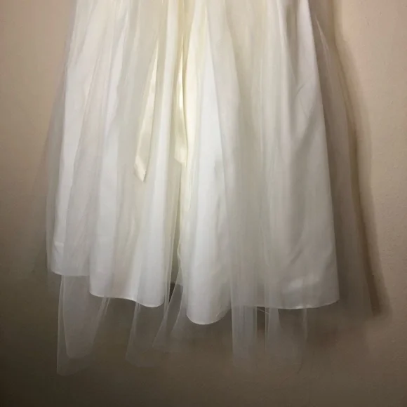 🎉🎉Host Pick!🎉🎉Flower Girl Tevolio Ivory Roses Tulle Dress - Picture 9 of 16